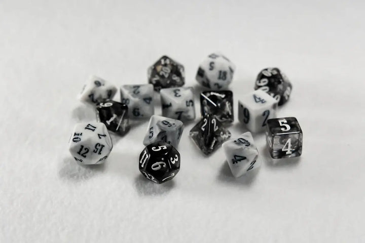 Epic Resin Dice Set: Figther - Beadle & Grimm - Accessories