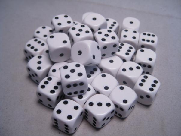 Chessex: Opaque - White/Black - 12mm d6 - Dice Block (36) - Chessex - Accessories